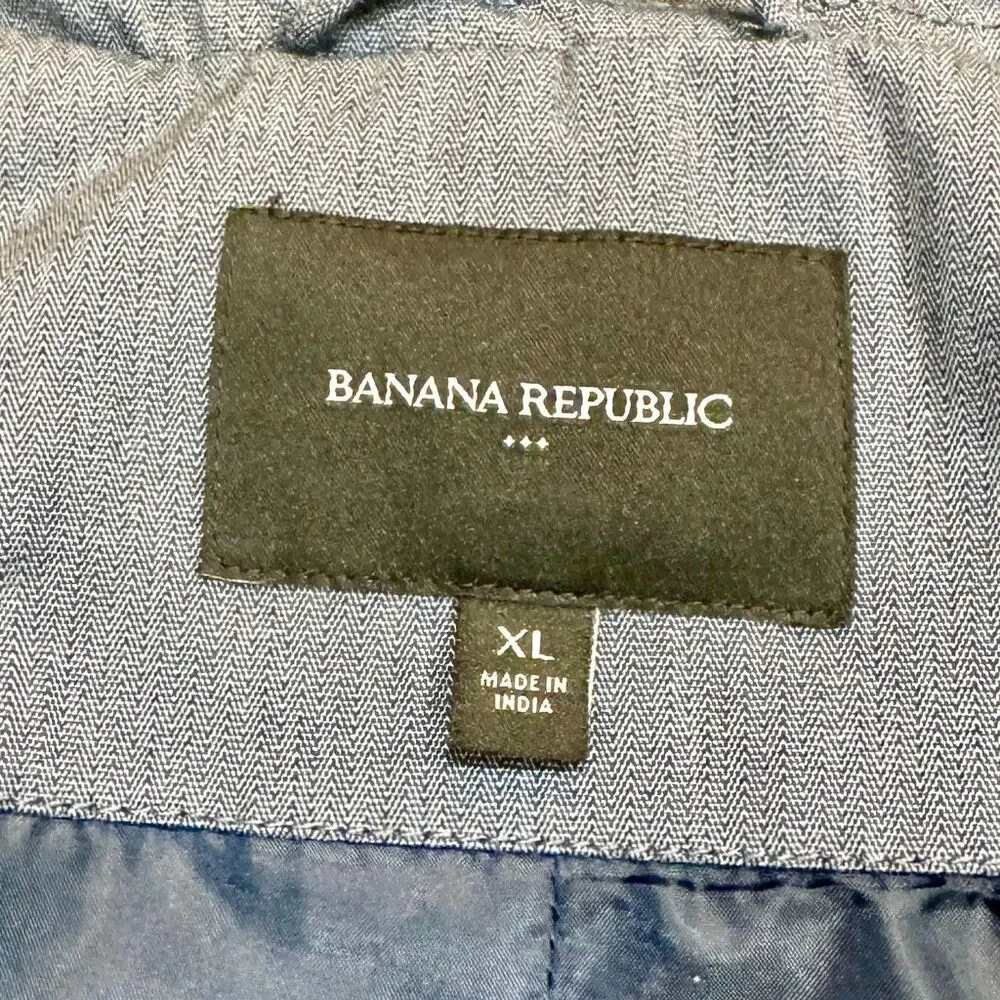 Banana Republic Mac Jacket in Blue Ash. Size XL.